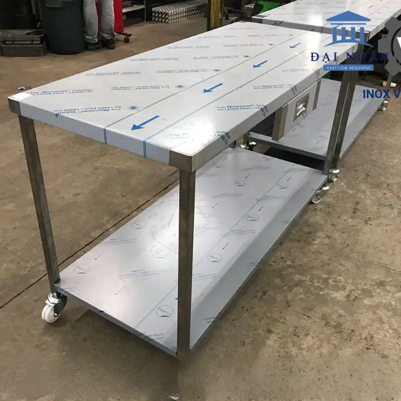 Bàn inox bánh xe có hộc tủ