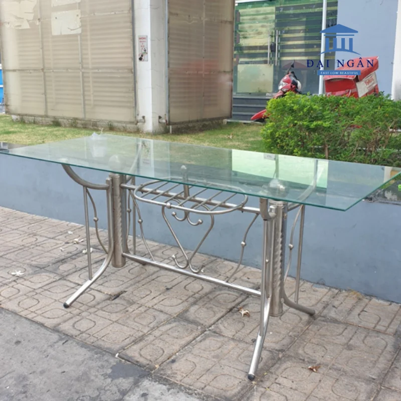 Bàn mặt kính cường lực khung inox