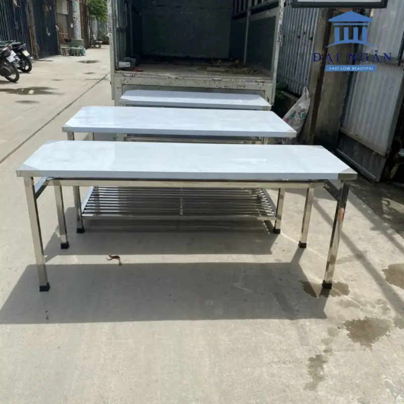 Bàn chặt thịt có lót gỗ