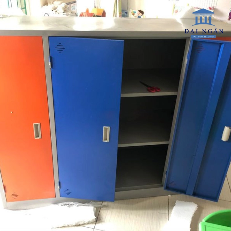 Tủ sắt locker 4 cánh Tủ sắt locker 4 cánh