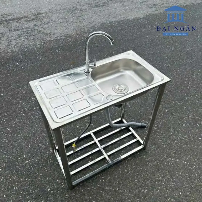 Bàn bếp inox mini có bồn rửa vuông nhỏ gọn