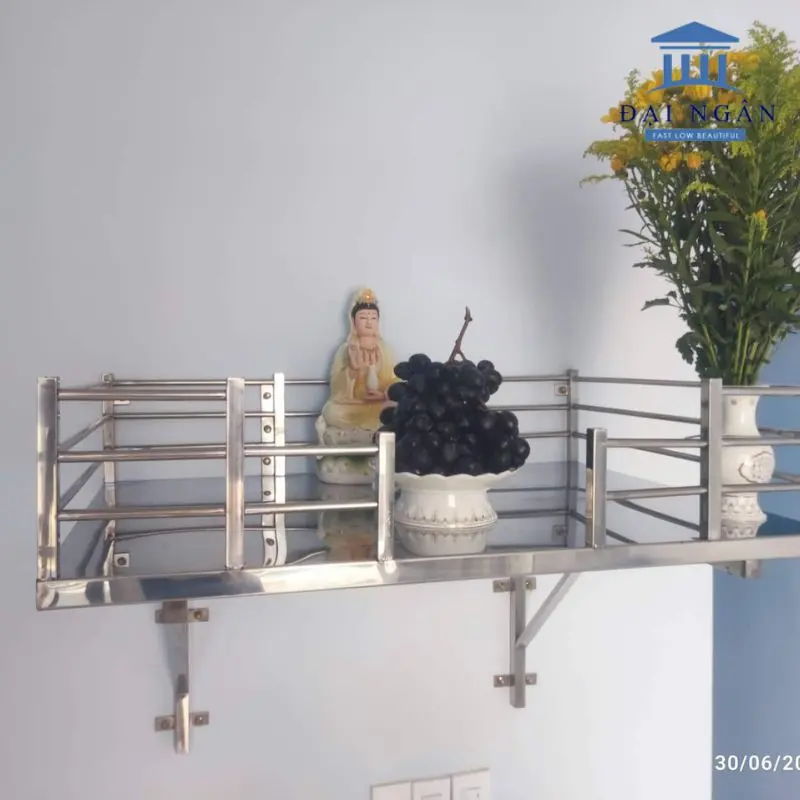 bàn thờ treo tường bằng inox
