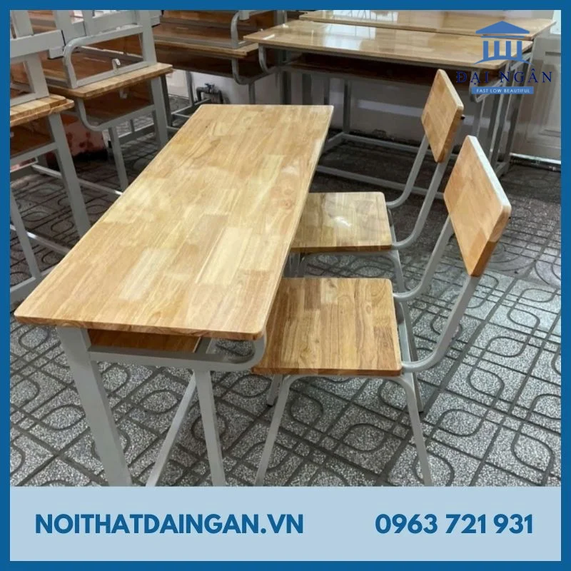 bàn học sinh tiểu học ở nhà 