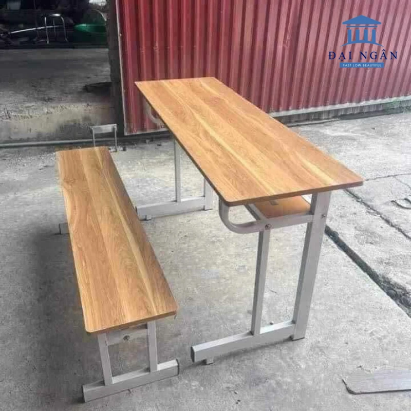 bàn ghế liền học sinh