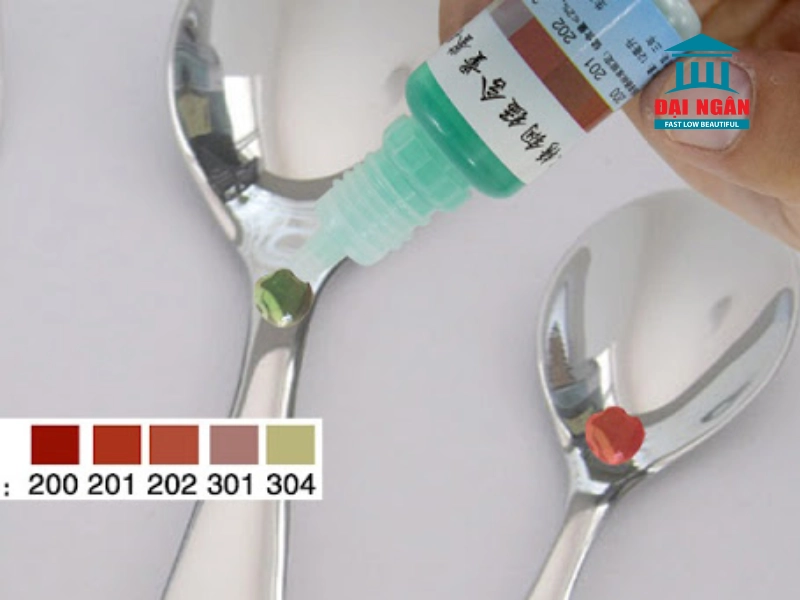 Dùng thuốc thử chuyên dụng phân biệt inox 201 và 304