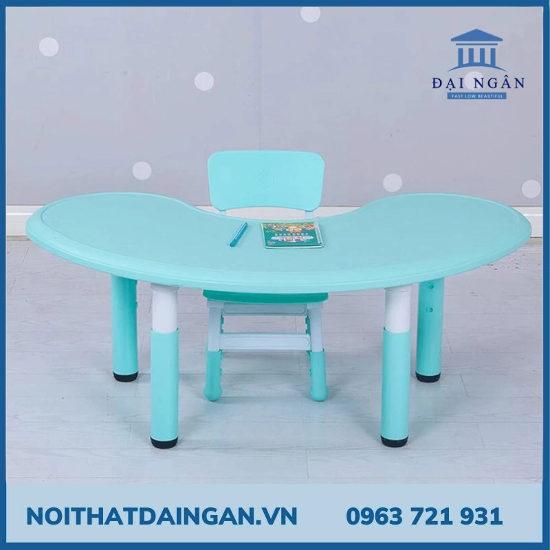 5 mẫu bàn bán nguyệt mầm non đa dạng chất liệu, màu sắc