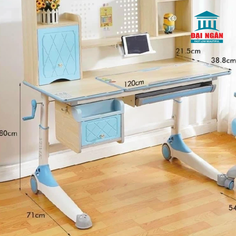 Nên chọn bàn học trẻ em theo kích thước quy định