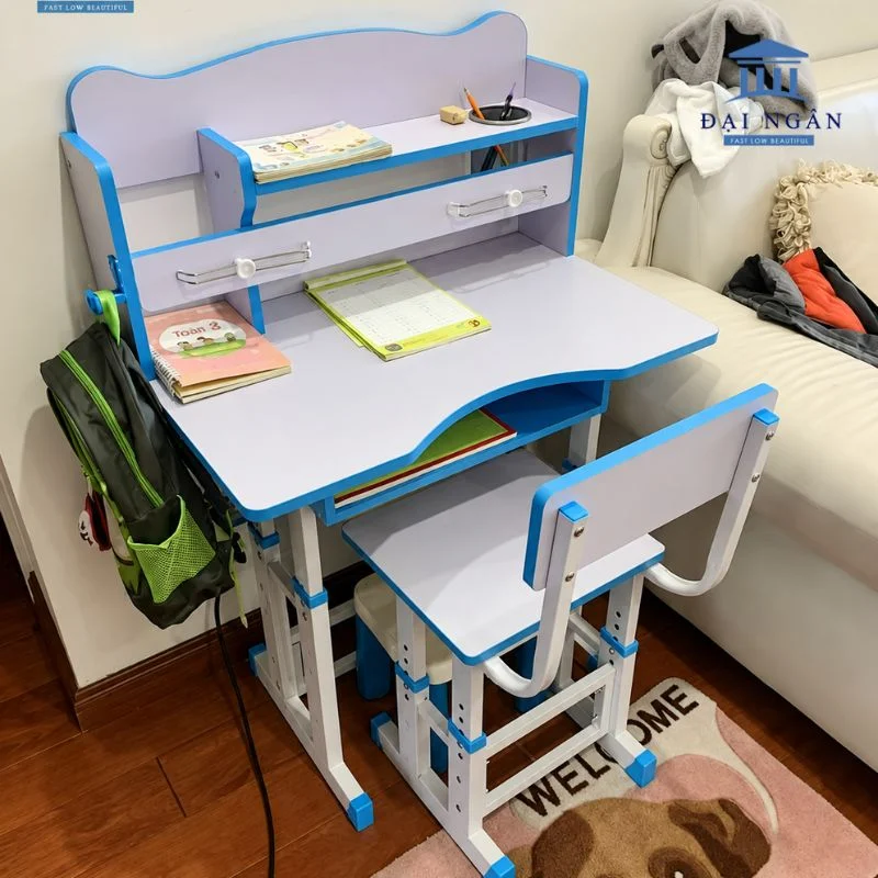 bàn học sinh lớp 3