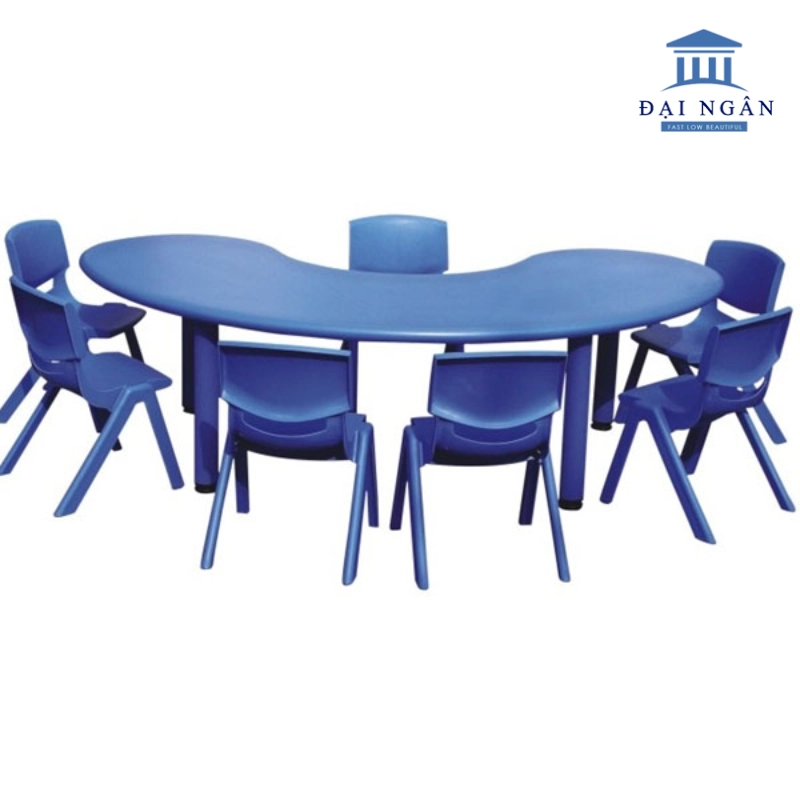 bàn bán nguyệt mầm non