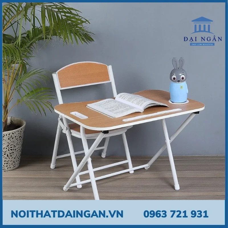 bàn học sinh tiểu học ở nhà