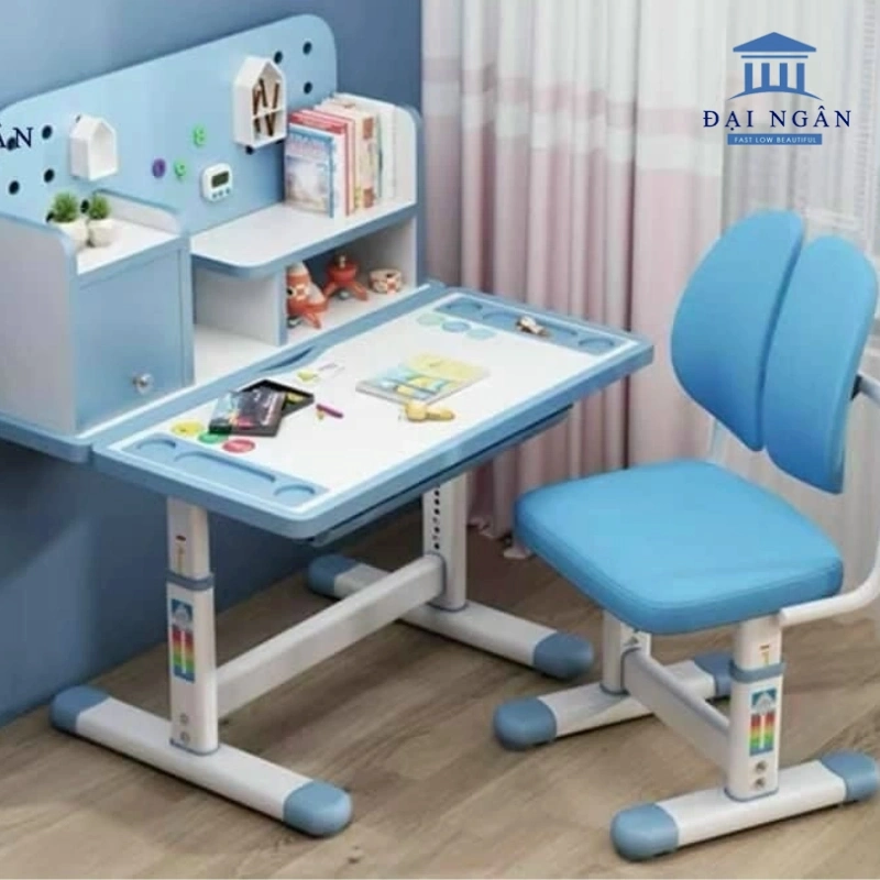 bàn học mặt nghiêng có đồng hồ