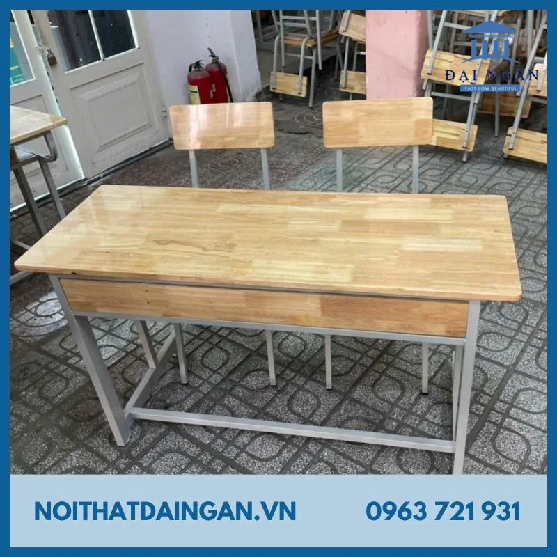 bàn đôi học sinh