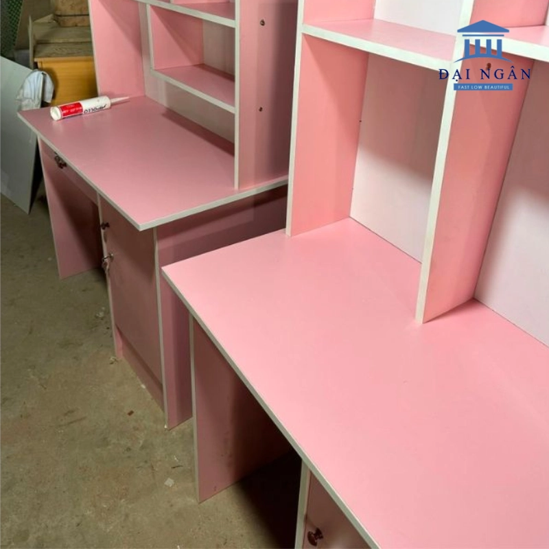 bàn ghế học sinh ở nhà