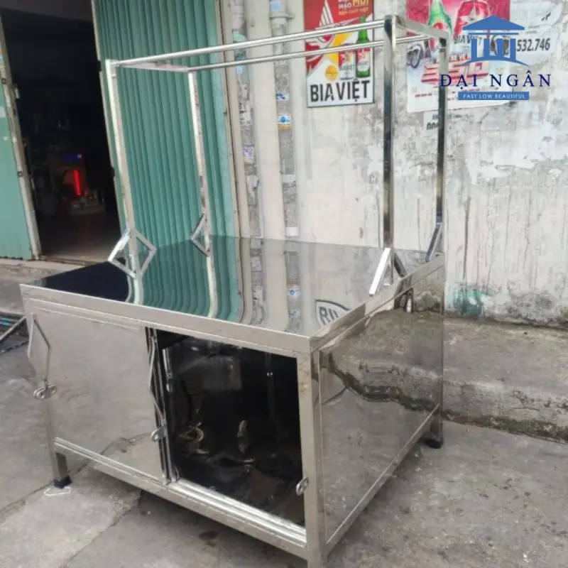 Bàn inox bán thịt có kệ treo