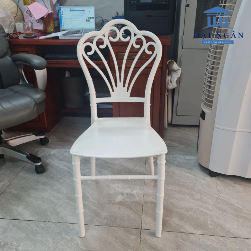 ghế chiavari tiffany