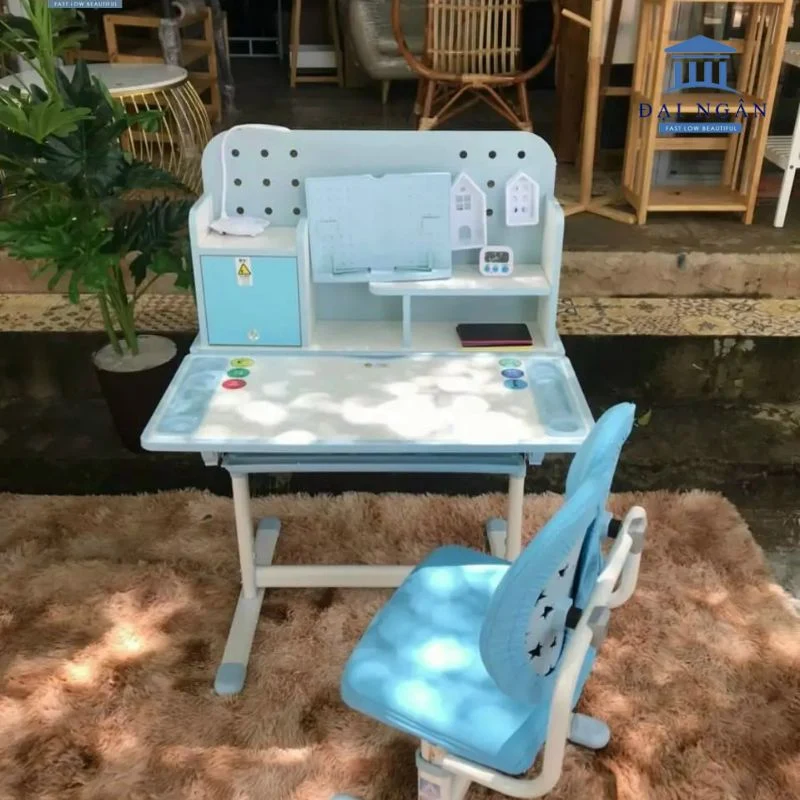 bàn học sinh lớp 2