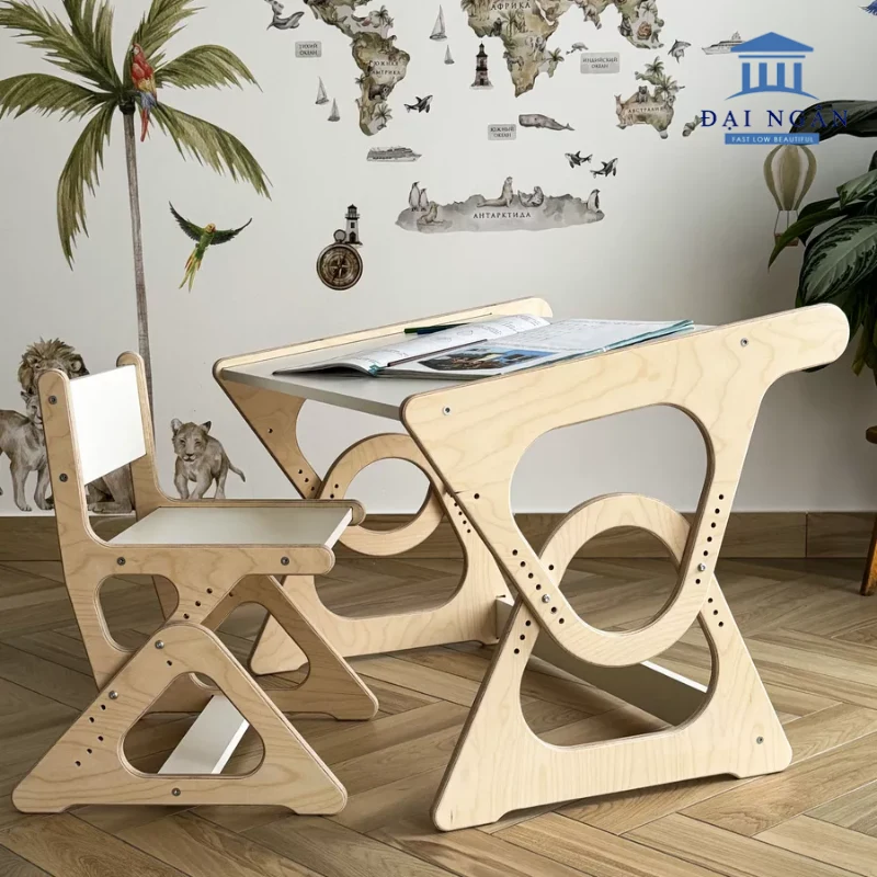 bàn tam giác cho trẻ mầm non