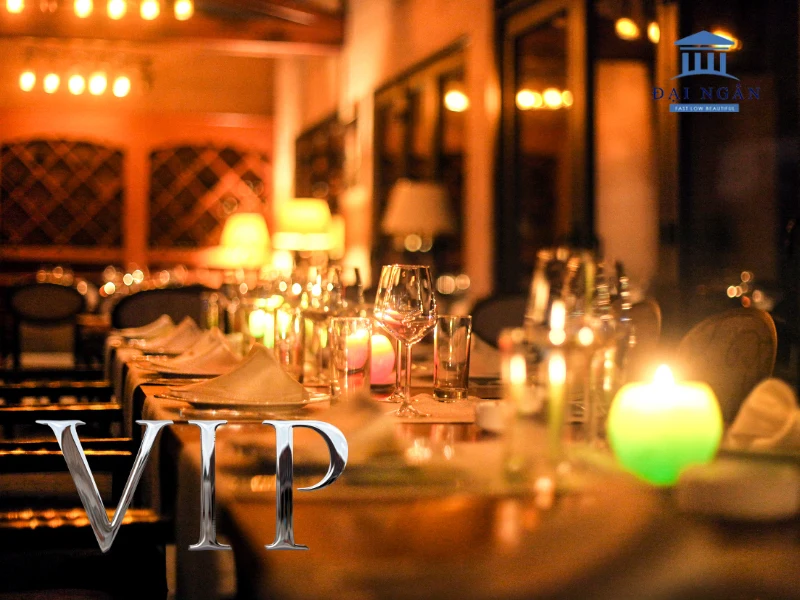 Bàn ghế phòng VIP bố trí mang lại sự gần gũi, ấm cúng