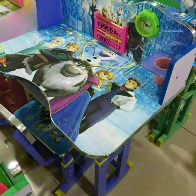 bàn học hình công chúa