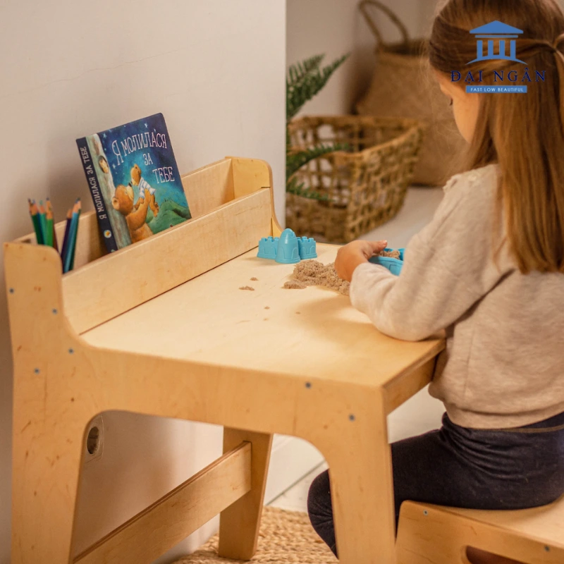bàn ghế đọc sách cho trẻ