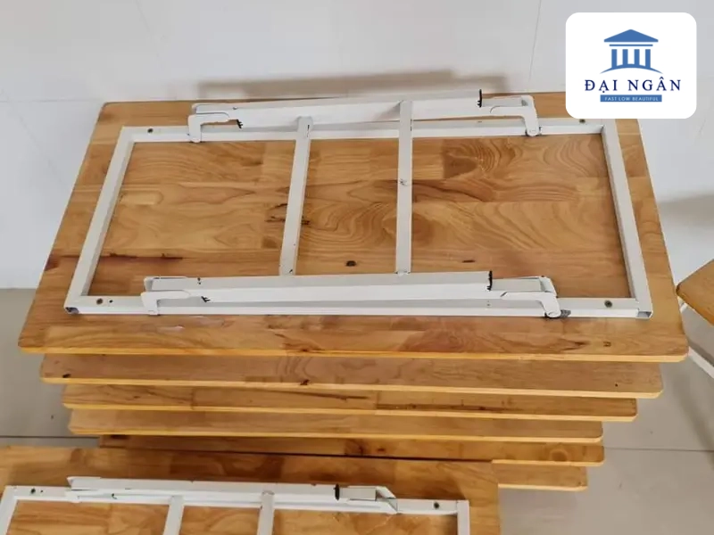 bàn học sinh mẫu giáo