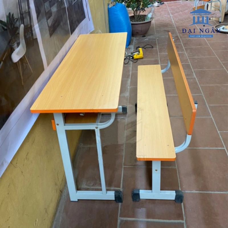 bàn ghế học sinh tại nhà