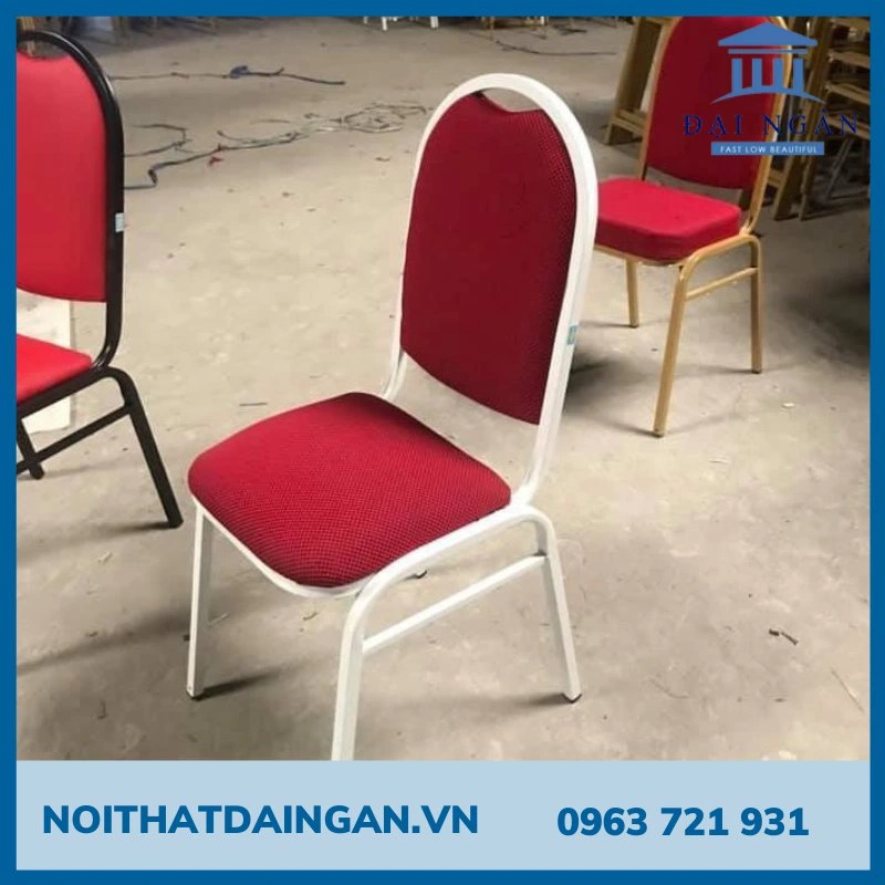 Ghế sắt nhà hàng tiệc cưới bọc nệm đỏ