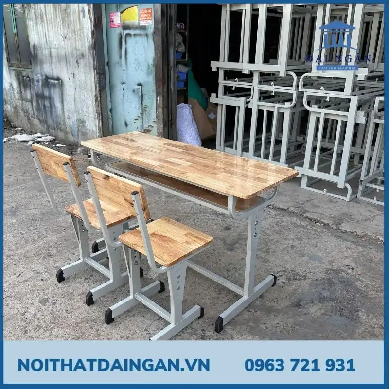 bàn học lớp 4