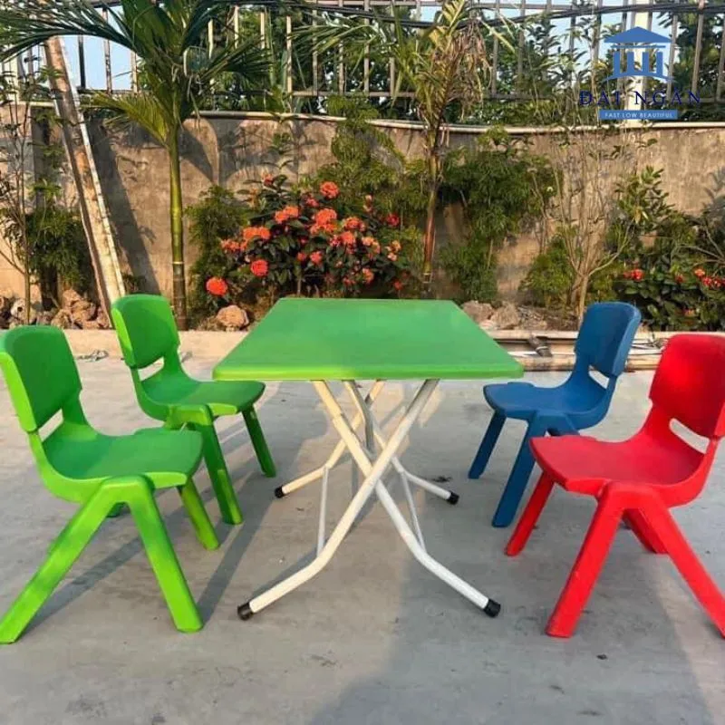 bàn mầm non mặt nhựa chân gấp