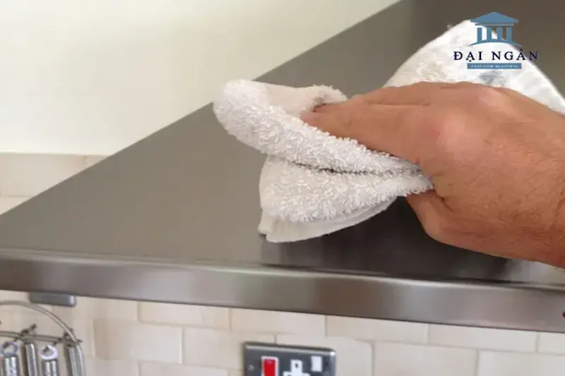 Bí quyết bảo quản bàn inox luôn bền đẹp, tránh rỉ sét