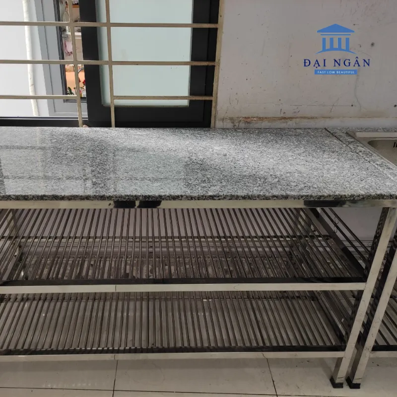 bàn bếp khung inox mặt đá
