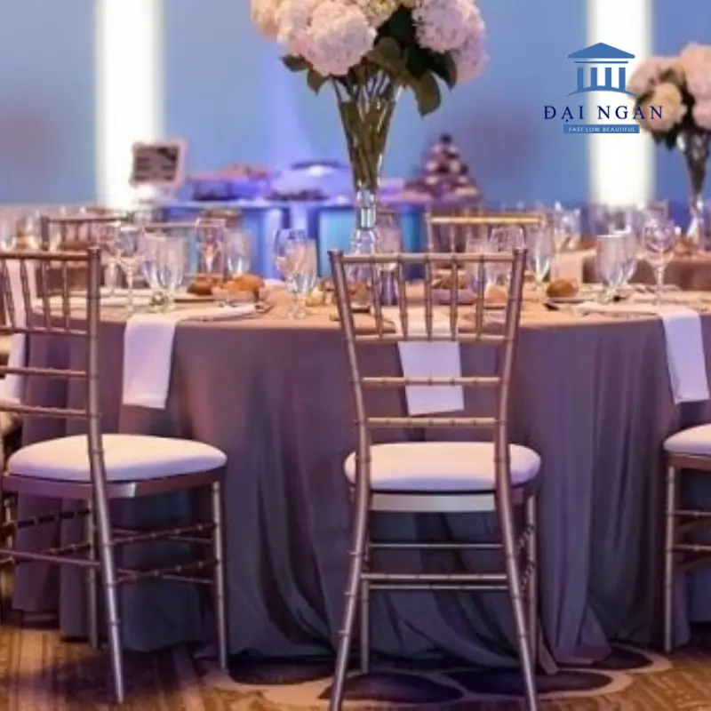 Lý do nên lựa chọn ghế Chiavari inox: ưu điểm vượt trội