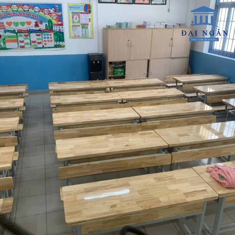 bàn đôi học sinh