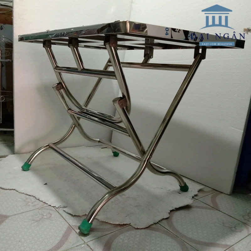Bàn lùn inox
