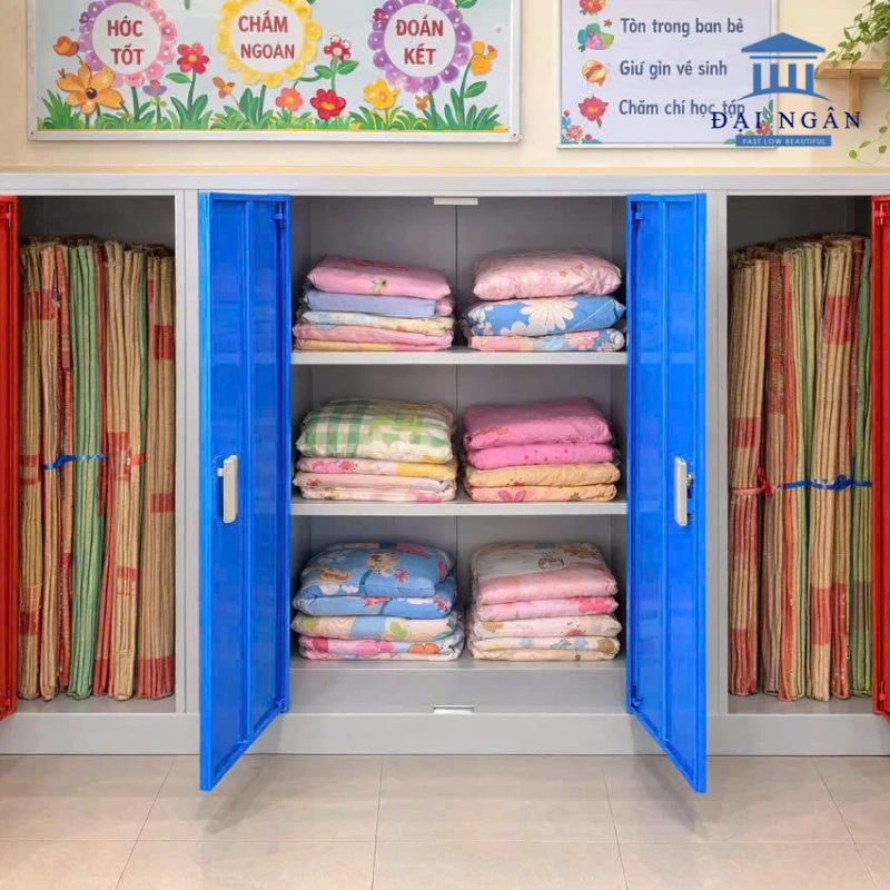 Tủ locker 4 cánh 3 khoang Tủ locker 4 cánh 3 khoang
