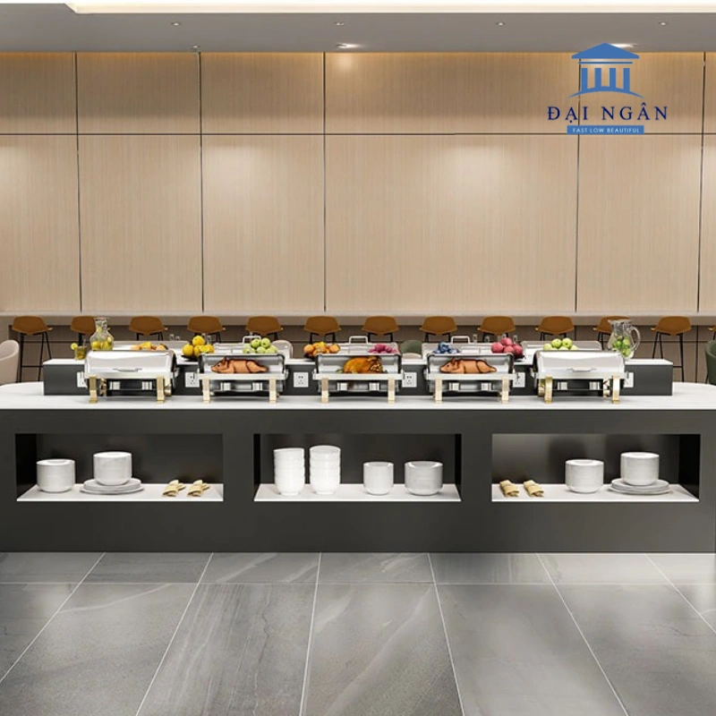 bàn buffet nhà hàng