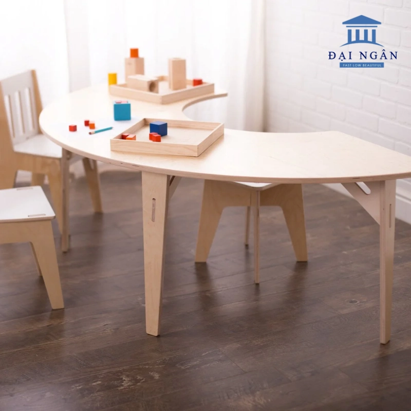 bàn bán nguyệt mầm non