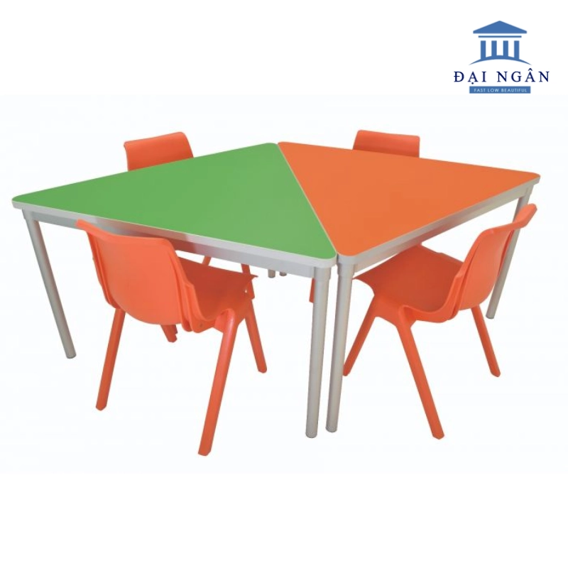  bàn tam giác mầm non