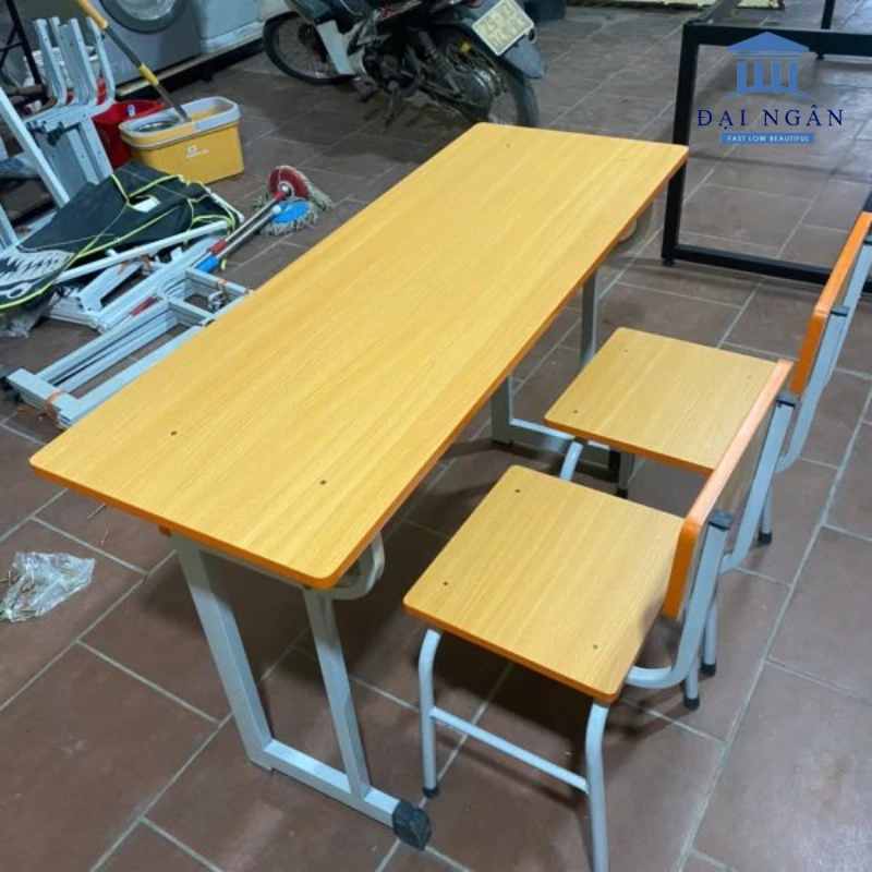 bàn học sinh tiểu học bằng gỗ