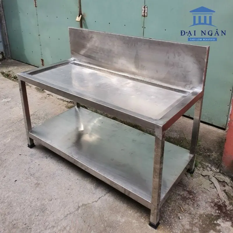 bàn inox chế biến thức ăn