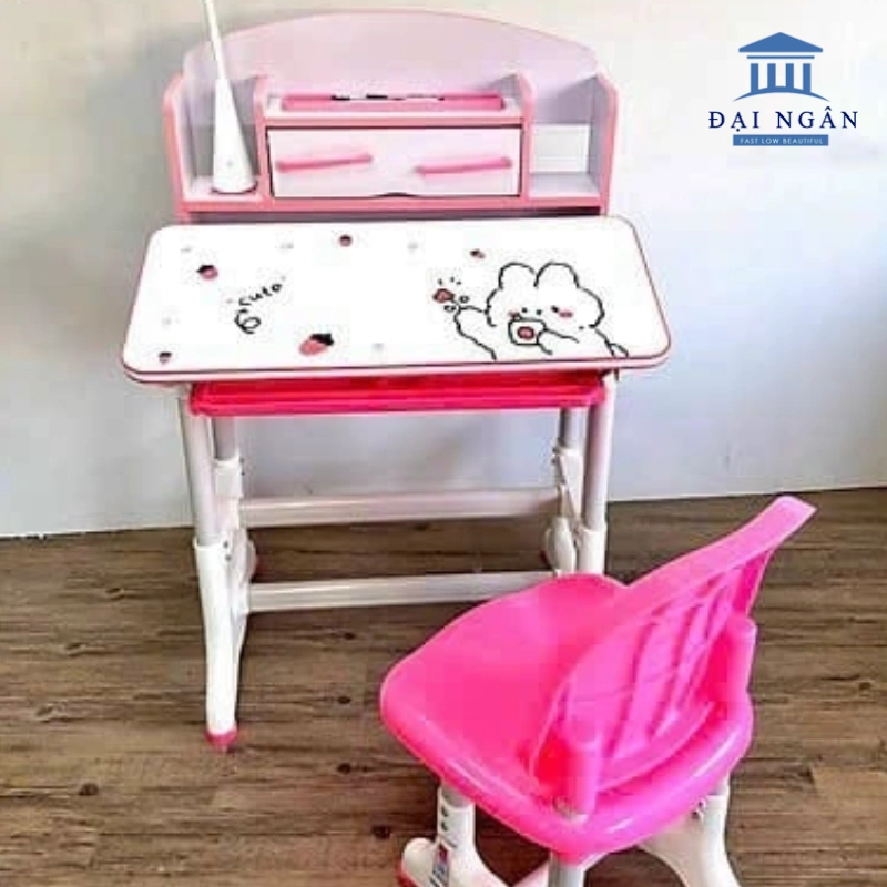 bàn học sinh tiểu học ở nhà 