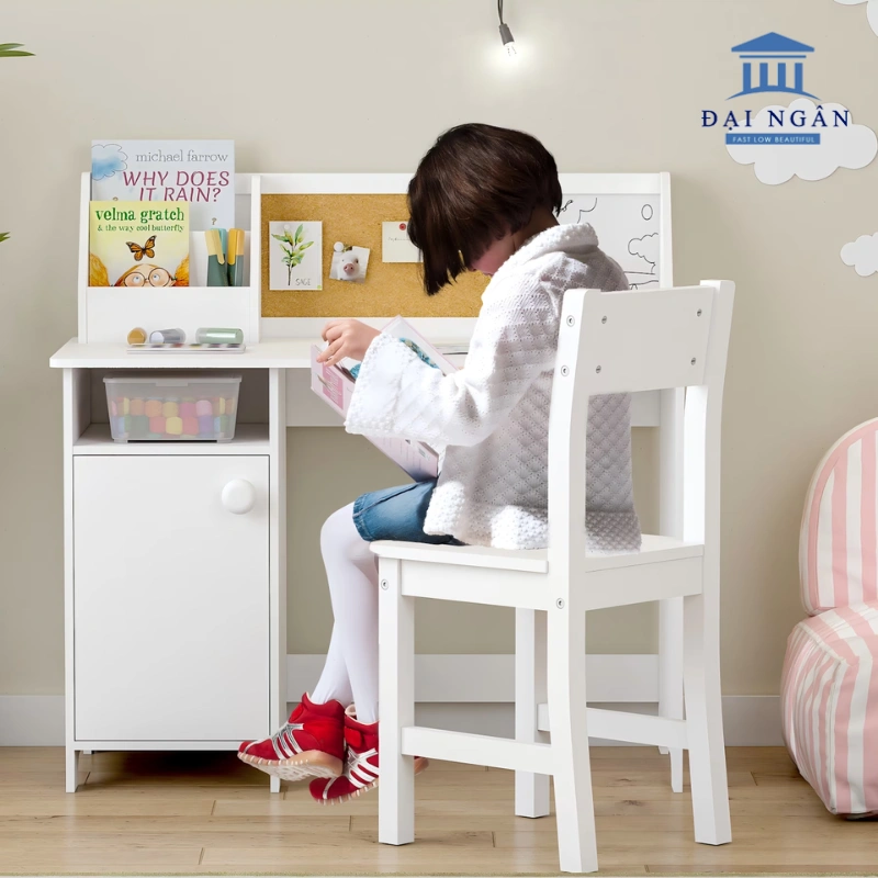 bàn học cho bé 4 tuổi