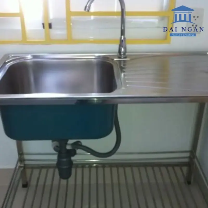 Bàn mặt kính cường lực khung inox
