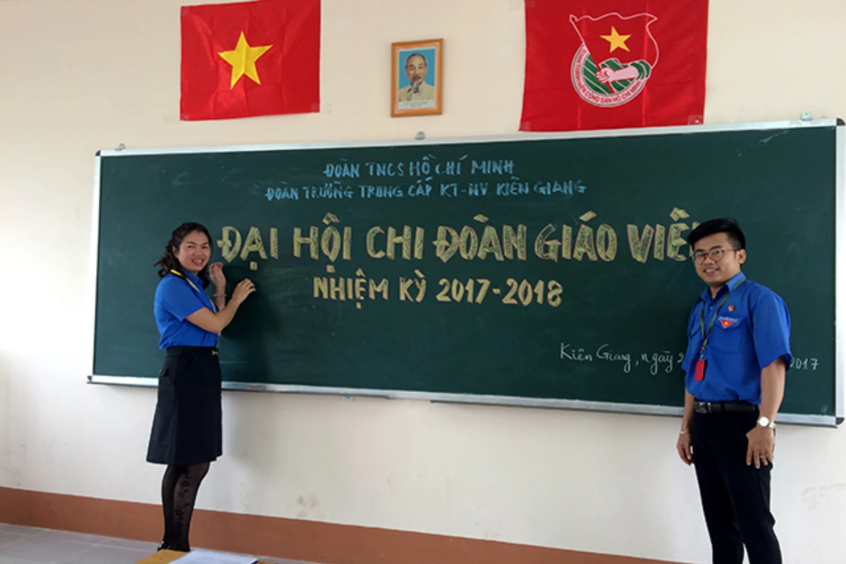 bật mí trang trí bảng đại hội chi đoàn được lựa chọn nhiều nhất