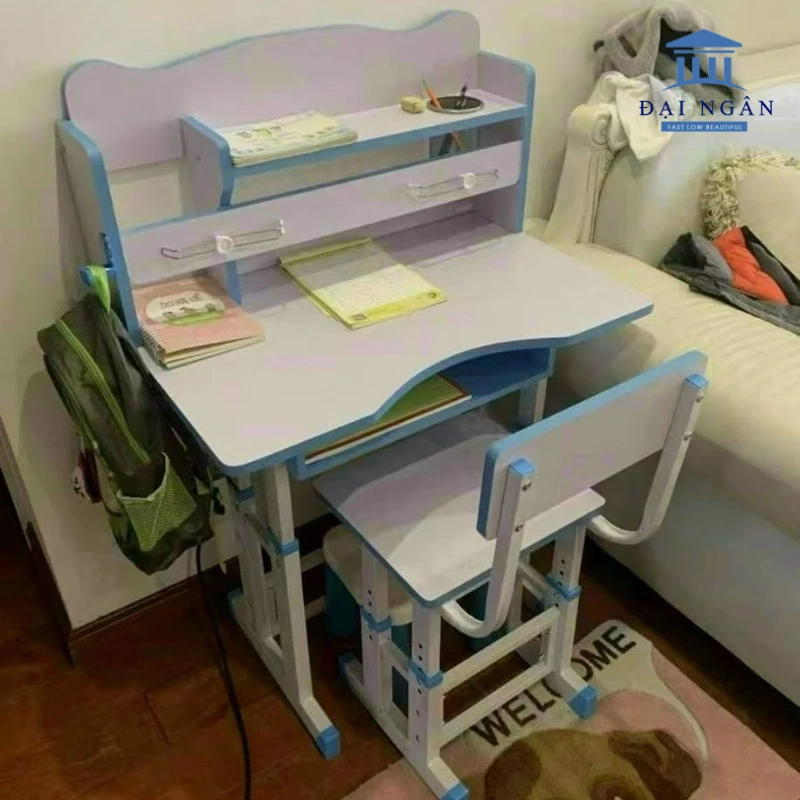 bàn học cho trẻ 4 tuổi